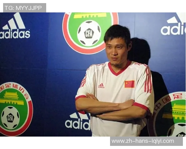 55岁范志毅重返英超获26万球迷热烈欢迎水晶宫官方致敬传奇队长归来